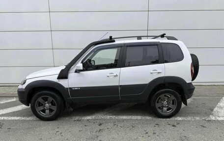Chevrolet Niva I рестайлинг, 2018 год, 799 000 рублей, 11 фотография