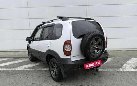 Chevrolet Niva I рестайлинг, 2018 год, 799 000 рублей, 10 фотография
