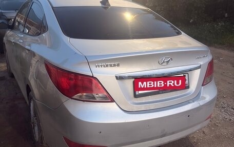 Hyundai Solaris II рестайлинг, 2014 год, 800 000 рублей, 3 фотография