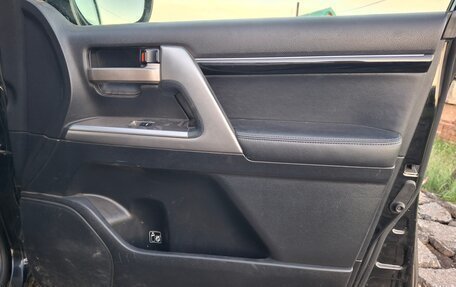 Toyota Land Cruiser 200, 2011 год, 3 000 000 рублей, 10 фотография