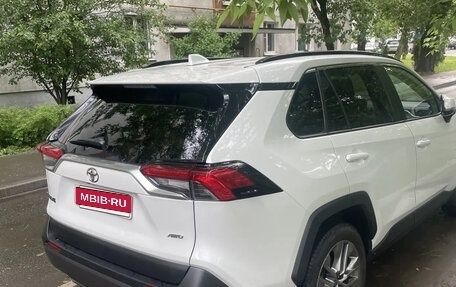 Toyota RAV4, 2022 год, 3 400 000 рублей, 2 фотография