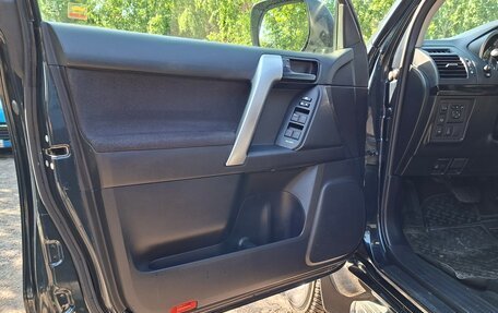 Toyota Land Cruiser Prado 150 рестайлинг 2, 2014 год, 4 200 000 рублей, 16 фотография