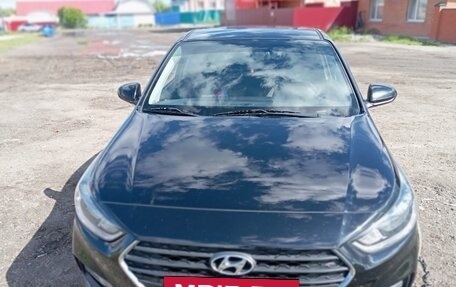 Hyundai Solaris II рестайлинг, 2018 год, 1 550 000 рублей, 2 фотография