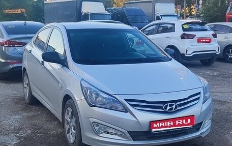 Hyundai Solaris II рестайлинг, 2015 год, 770 000 рублей, 1 фотография