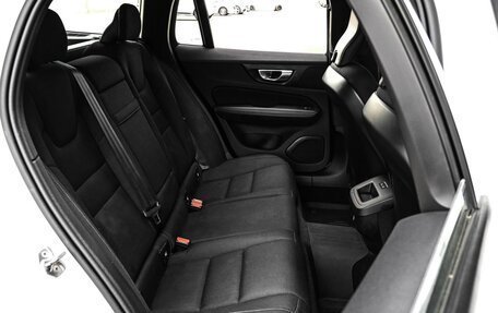 Volvo V60 Cross Country II, 2019 год, 2 434 000 рублей, 7 фотография
