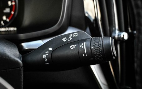 Volvo V60 Cross Country II, 2019 год, 2 434 000 рублей, 17 фотография