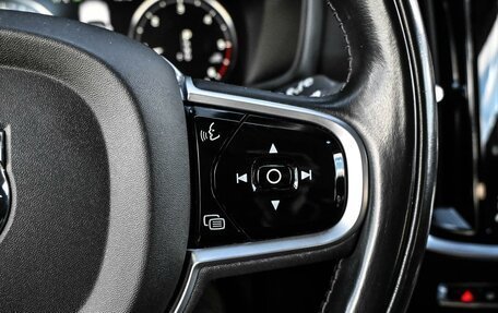 Volvo V60 Cross Country II, 2019 год, 2 434 000 рублей, 15 фотография