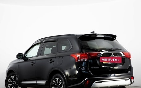 Mitsubishi Outlander III рестайлинг 3, 2021 год, 2 299 000 рублей, 7 фотография