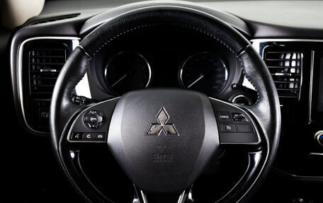 Mitsubishi Outlander III рестайлинг 3, 2021 год, 2 299 000 рублей, 17 фотография