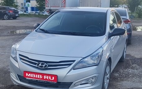 Hyundai Solaris II рестайлинг, 2015 год, 770 000 рублей, 2 фотография