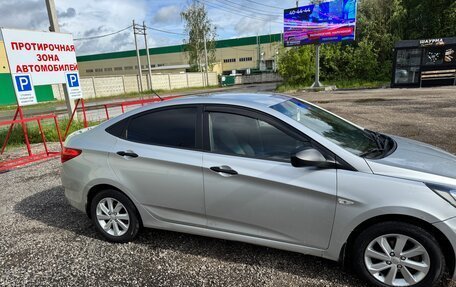 Hyundai Solaris II рестайлинг, 2013 год, 850 000 рублей, 3 фотография