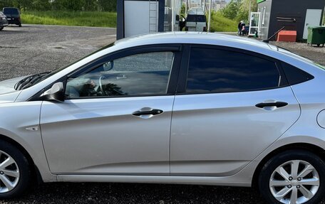 Hyundai Solaris II рестайлинг, 2013 год, 850 000 рублей, 4 фотография