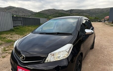 Toyota Vitz, 2015 год, 800 000 рублей, 2 фотография