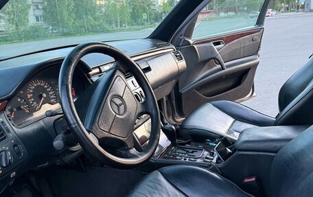 Mercedes-Benz E-Класс, 1997 год, 305 000 рублей, 7 фотография