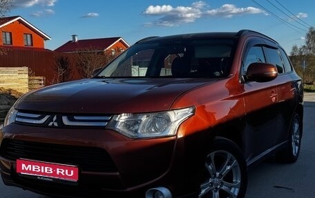 Mitsubishi Outlander III рестайлинг 3, 2012 год, 1 100 000 рублей, 3 фотография