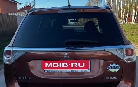 Mitsubishi Outlander III рестайлинг 3, 2012 год, 1 100 000 рублей, 7 фотография
