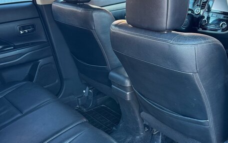 Mitsubishi Outlander III рестайлинг 3, 2012 год, 1 100 000 рублей, 9 фотография