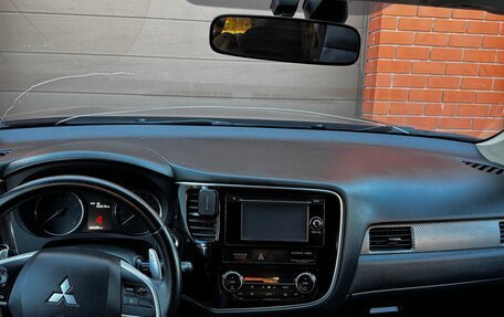 Mitsubishi Outlander III рестайлинг 3, 2012 год, 1 100 000 рублей, 10 фотография