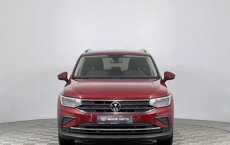 Volkswagen Tiguan II, 2021 год, 2 350 000 рублей, 2 фотография