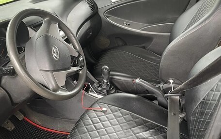 Hyundai Solaris II рестайлинг, 2015 год, 680 000 рублей, 11 фотография