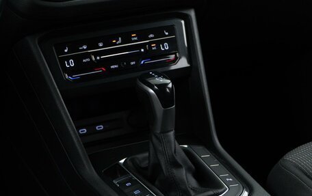 Volkswagen Tiguan II, 2021 год, 2 099 050 рублей, 14 фотография