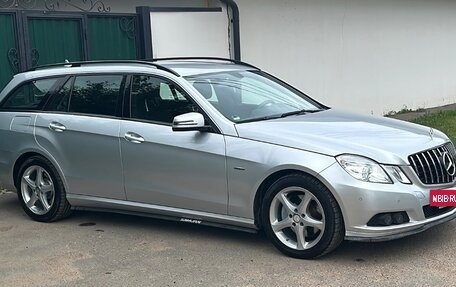 Mercedes-Benz E-Класс, 2011 год, 1 450 000 рублей, 2 фотография