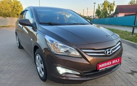 Hyundai Solaris II рестайлинг, 2015 год, 950 000 рублей, 4 фотография