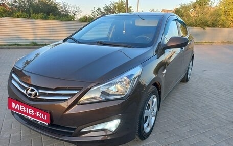 Hyundai Solaris II рестайлинг, 2015 год, 950 000 рублей, 3 фотография