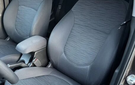 Hyundai Solaris II рестайлинг, 2015 год, 950 000 рублей, 17 фотография