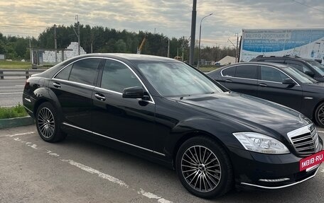 Mercedes-Benz S-Класс, 2010 год, 2 100 000 рублей, 2 фотография