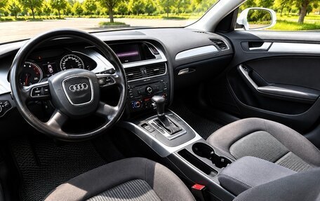 Audi A4, 2011 год, 1 330 000 рублей, 10 фотография