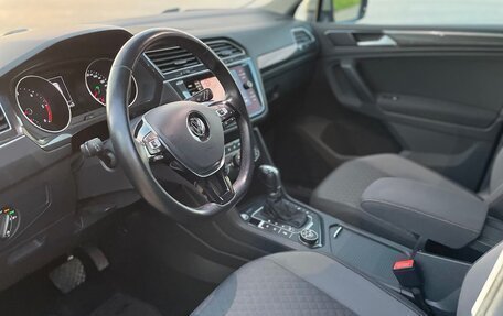 Volkswagen Tiguan II, 2017 год, 2 445 000 рублей, 26 фотография