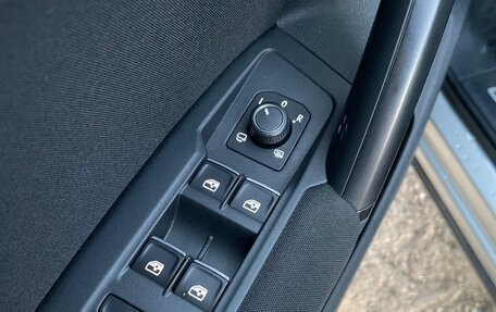 Volkswagen Tiguan II, 2017 год, 2 445 000 рублей, 28 фотография