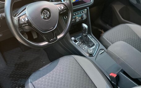 Volkswagen Tiguan II, 2017 год, 2 445 000 рублей, 29 фотография
