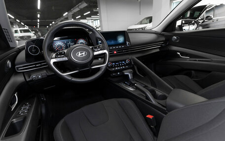 Hyundai Elantra, 2024 год, 3 050 000 рублей, 7 фотография