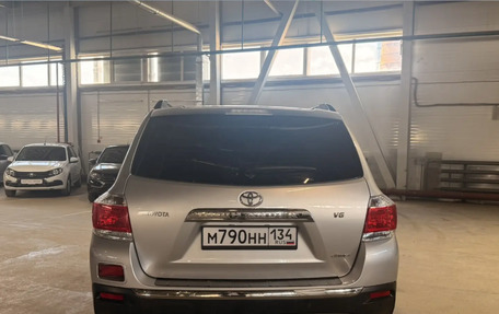Toyota Highlander III, 2013 год, 1 350 000 рублей, 4 фотография