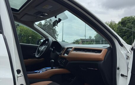 Honda Vezel, 2022 год, 2 100 000 рублей, 11 фотография
