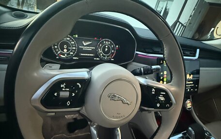 Jaguar F-Pace, 2021 год, 4 500 000 рублей, 13 фотография
