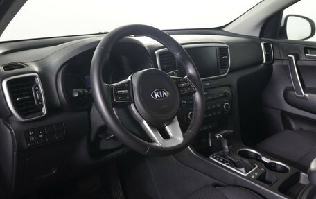 KIA Sportage IV рестайлинг, 2021 год, 2 099 000 рублей, 12 фотография