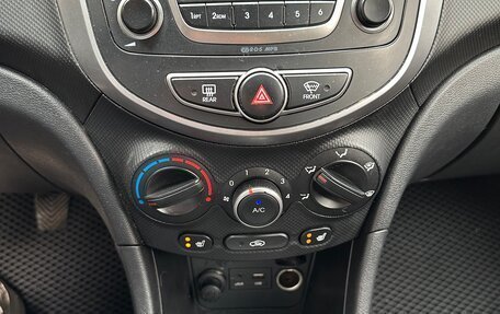 Hyundai Solaris II рестайлинг, 2015 год, 815 000 рублей, 16 фотография