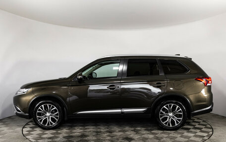 Mitsubishi Outlander III рестайлинг 3, 2018 год, 2 299 000 рублей, 9 фотография