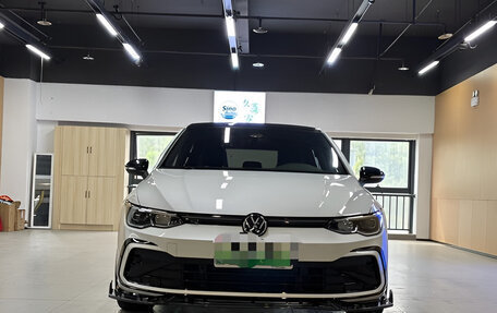 Volkswagen Golf VIII, 2023 год, 1 590 000 рублей, 1 фотография