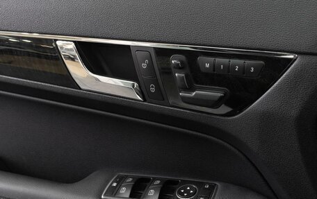 Mercedes-Benz E-Класс, 2012 год, 1 879 000 рублей, 15 фотография