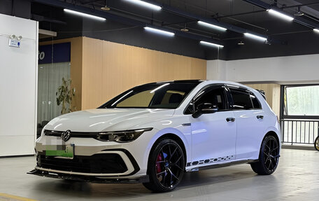 Volkswagen Golf VIII, 2023 год, 1 590 000 рублей, 2 фотография