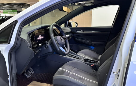 Volkswagen Golf VIII, 2023 год, 1 590 000 рублей, 7 фотография