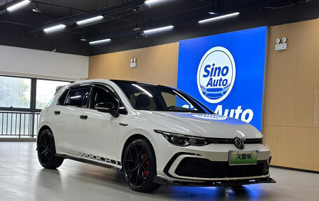 Volkswagen Golf VIII, 2023 год, 1 590 000 рублей, 3 фотография