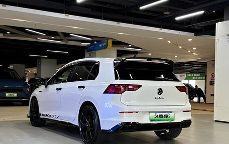 Volkswagen Golf VIII, 2023 год, 1 590 000 рублей, 6 фотография