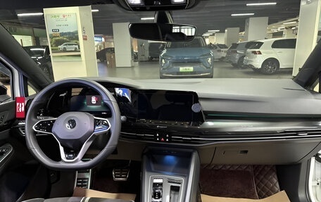Volkswagen Golf VIII, 2023 год, 1 590 000 рублей, 9 фотография