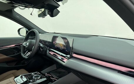 BMW 5 серия, 2025 год, 10 170 000 рублей, 14 фотография