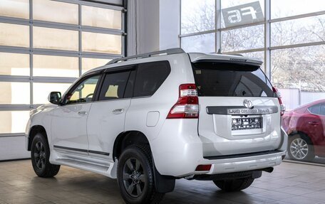 Toyota Land Cruiser Prado 150 рестайлинг 2, 2013 год, 3 687 500 рублей, 4 фотография